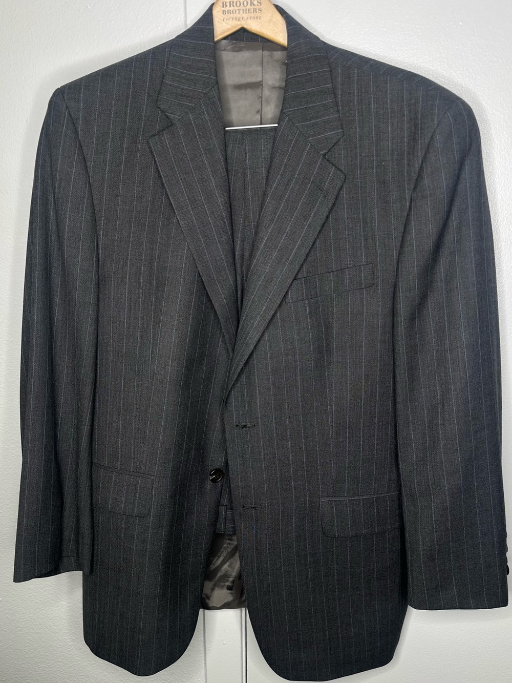 Lauren Ralph Lauren Men’s 100% Wool Pinstripe 2 Piece Suit Gray Blazer Pants